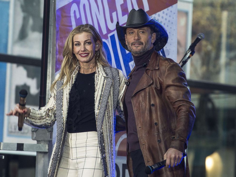 PHOTO: Faith Hill and Tim McGraw perform live at Rockefeller Plaza, Nov. 17, 2017, in New York City.