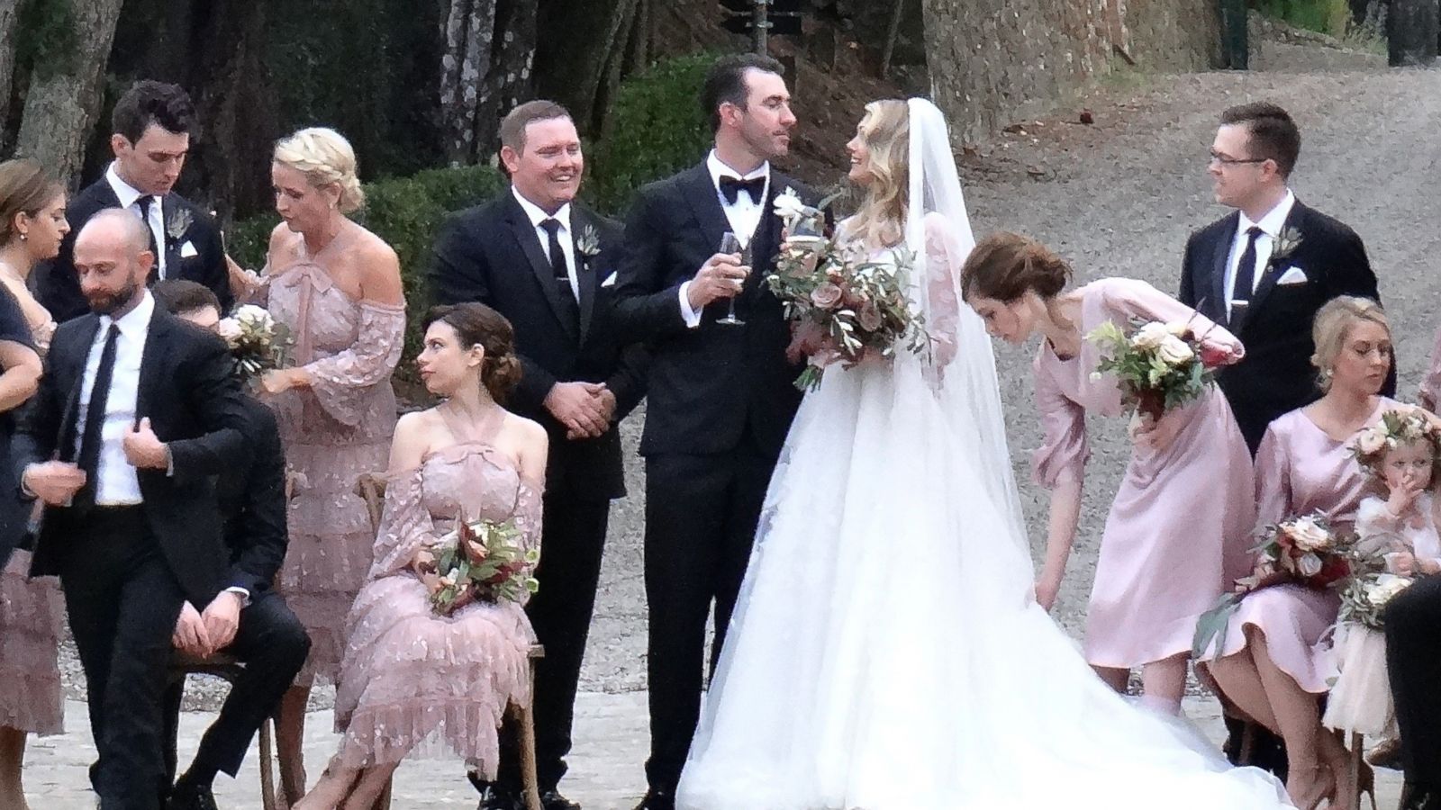 Kate Upton and Justin Verlander share 1st wedding portrait - ABC News