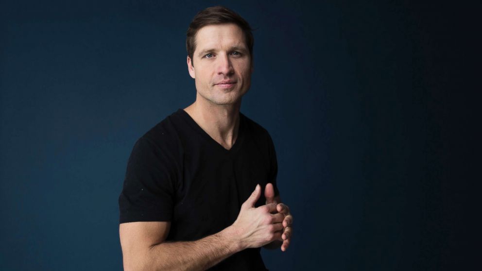 VIDEO: CRS Day 1: Walker Hayes 