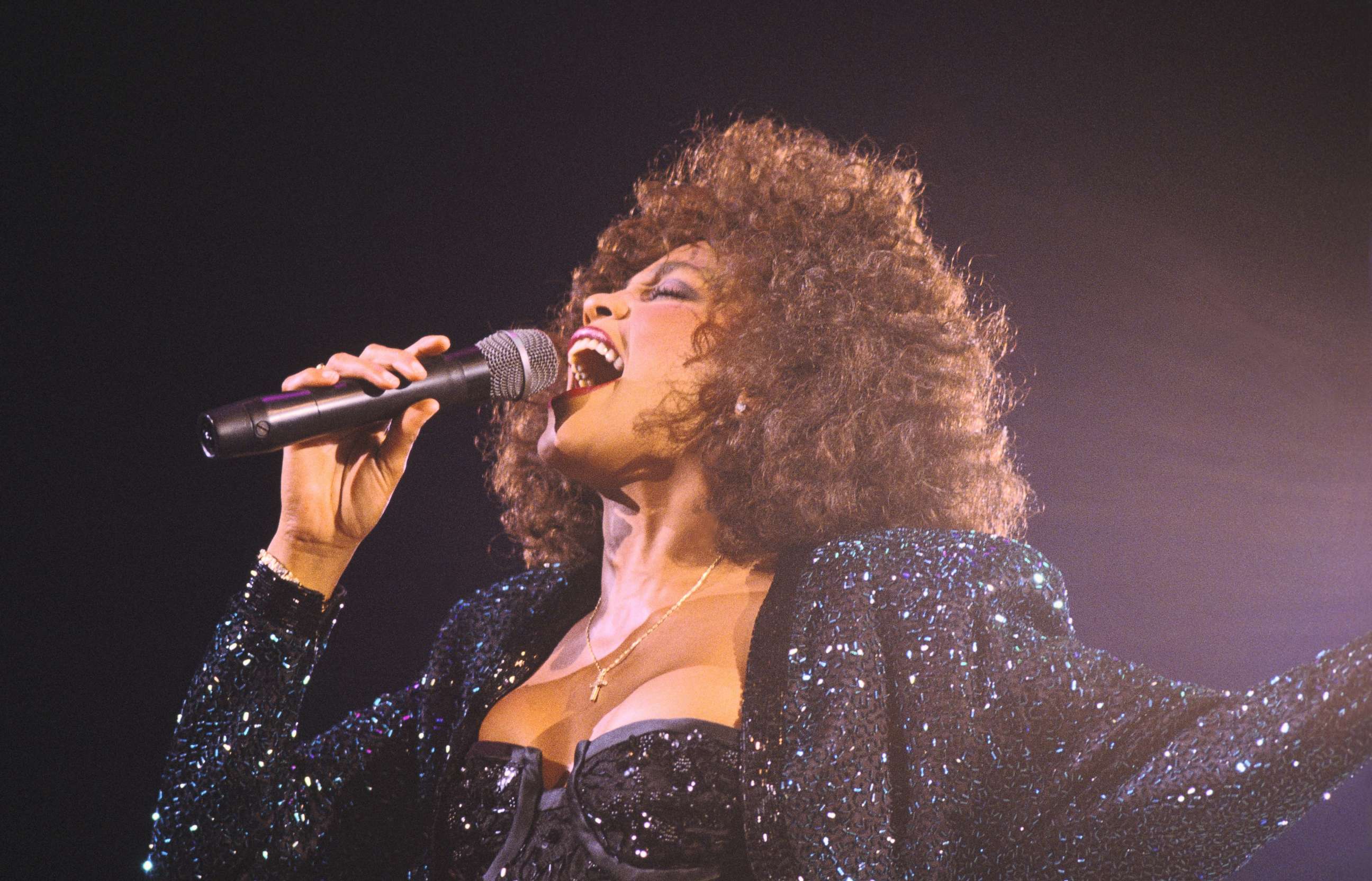 PHOTO: Whitney Houston performs in Paris, May 18, 1988.
