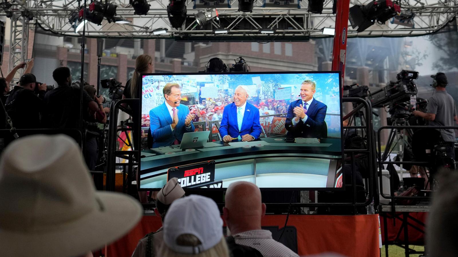 Lee Corso to be honored at ESPYS as he begins his farewell from 'College GameDay'