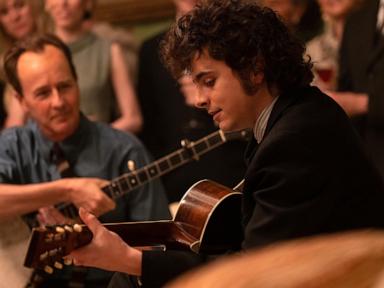 How Timothée Chalamet transformed into Bob Dylan