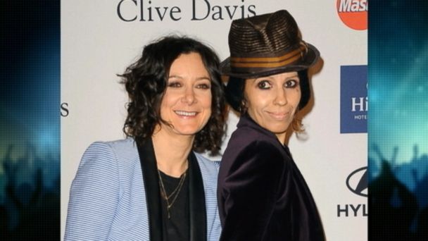 Roseanne Star Sara Gilbert Marries Linda Perry Abc News