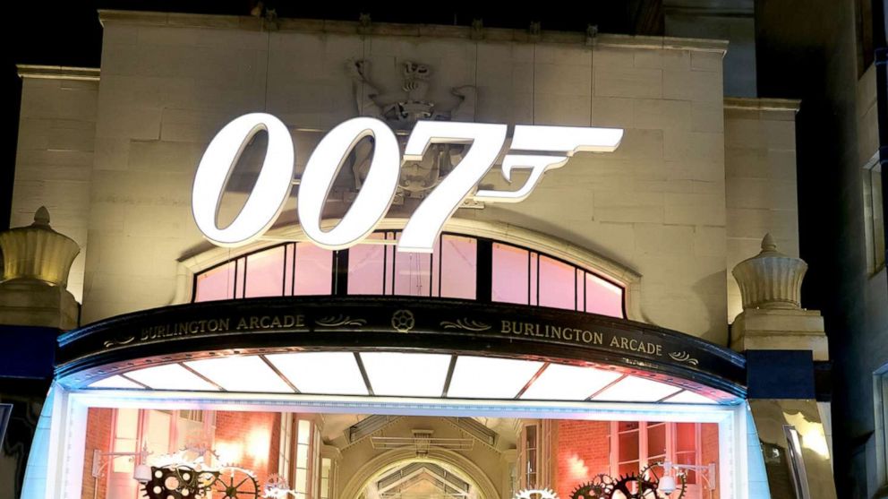 VIDEO: Behind the scenes of star-studded premiere of new James Bond film