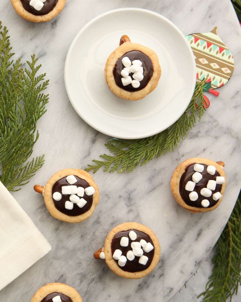 PHOTO: Hot chocolate cookie cups recipe