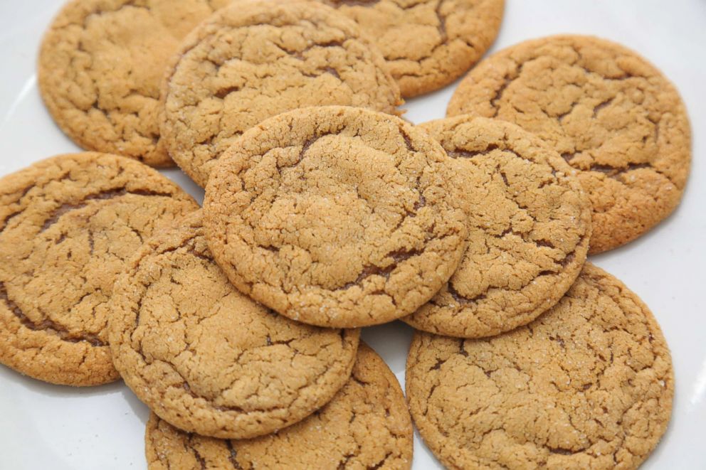 PHOTO: Karlie Kloss' molasses sugar cookies