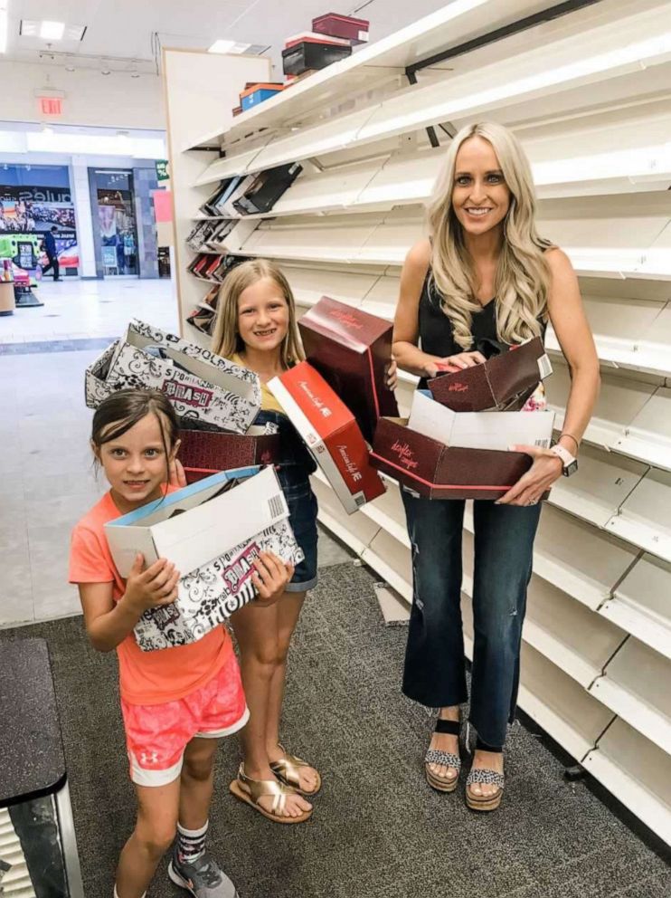 PHOTO: An Arkansas mom Carrie Jernigan bought out all the shoes at her local Payless store to give to those in need.