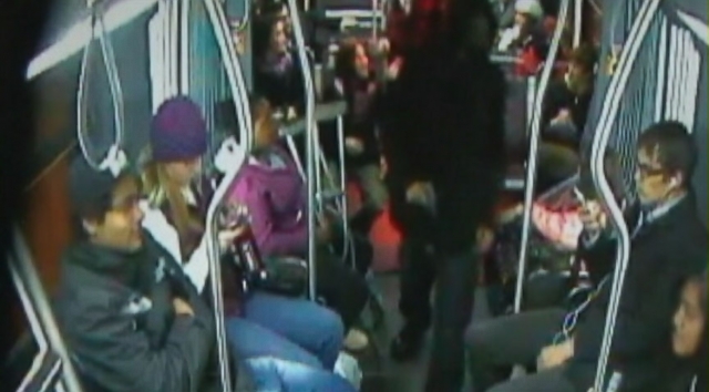 Video Bus Passengers Thwart Armed Robber Caught On Tape Abc News 