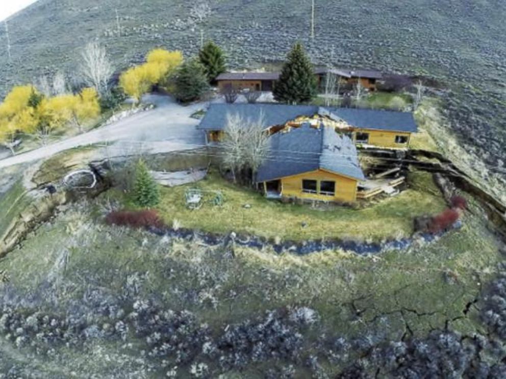 Lurch In Wyoming Landslide Splits House Abc News