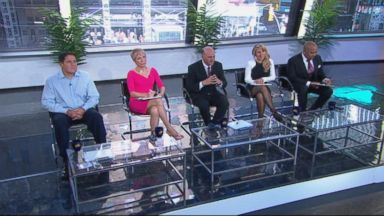 VIDEO: "GMA" anchors compete to see who can impress the personalities from "Shark Tank."