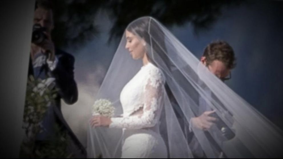 How Kim Kardashian S Weddings To Kanye West And Kris Humphries Compare Abc News