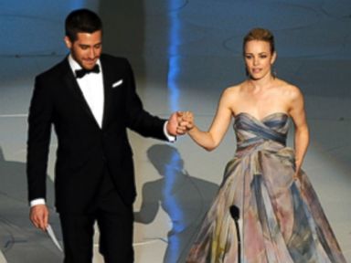 VIDEO: 'Notebook' star Rachel McAdams rumored to be dating current co-star Jake Gyllenhaal.