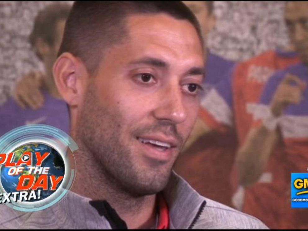 Clint Dempsey has injury scare, bloody nose after wild aerial challenge