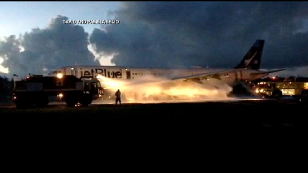 JetBlue Flight Makes Emergency Landing Video ABC News