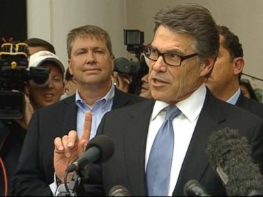 VIDEO: Rick Perry Turns Himself in for Arraignment