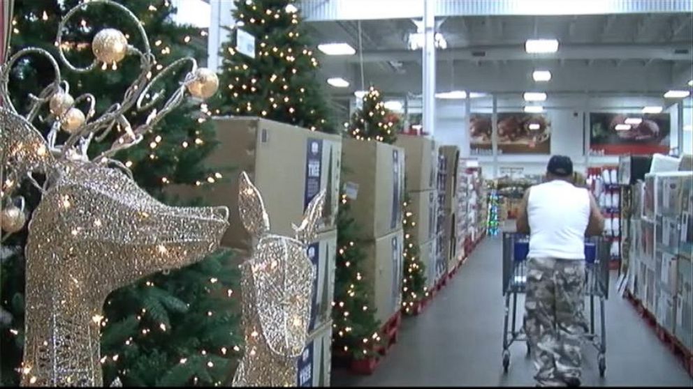 Florida Sam's Club Startles Shoppers With Christmas Display - ABC News