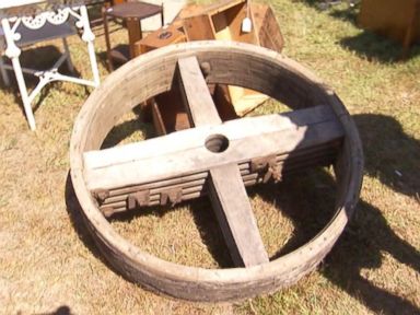 VIDEO: How to Turn a Wheel Into a Coffee Table