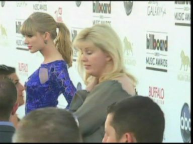 VIDEO: Exclusive 1st Listen to Taylor Swifts Out of the Woods
