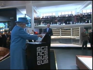 VIDEO: Queen Elizabeth II Sends Her First Tweet