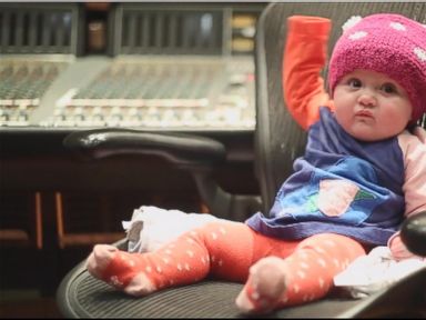 VIDEO: Kelly Clarkson Releases Video of Her Newborn Jamming With Mom