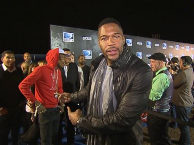 VIDEO: Check Out the Biggest Super Bowl Party of the Weekend