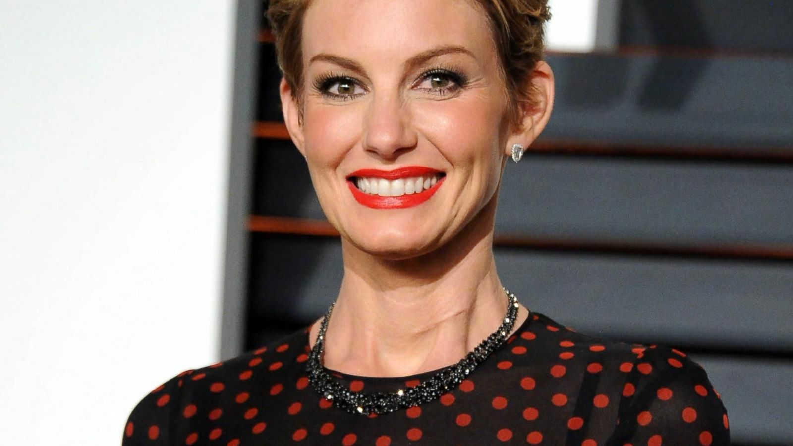 What S The Story Behind Faith Hill S Neck Scar Good Morning America