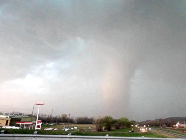 VIDEO: ABC News' Robin Roberts talks to survivors trapped in a gymnastics studio during a ferocious twister.