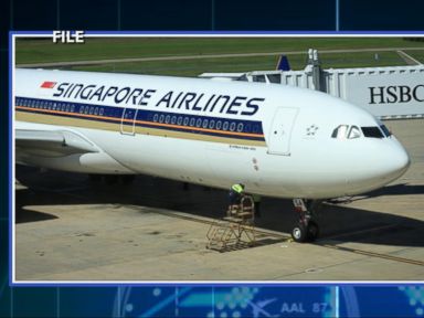 VIDEO: Singapore Airlines Flight Loses Power to Engines Midflight