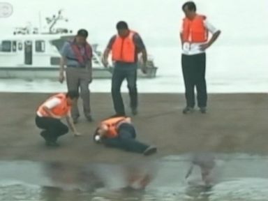 VIDEO: Chinese Ferry Overturns on Yangtze River, Hundreds Missing