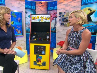 VIDEO: Jane Krakowski Plays the First Lady in New 'Pixels' Movie