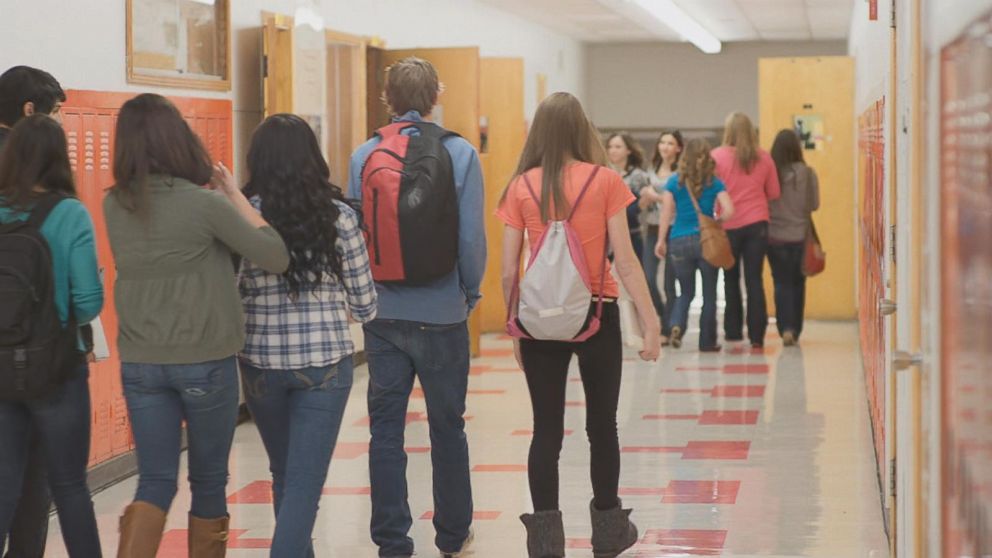 This teen is protesting her high school's yoga pants policy