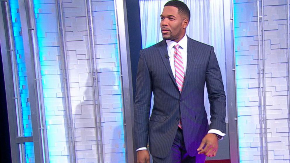 Michael Strahan Shows His Fashion Sense With A New Line Of Mens Suits Video Abc News 
