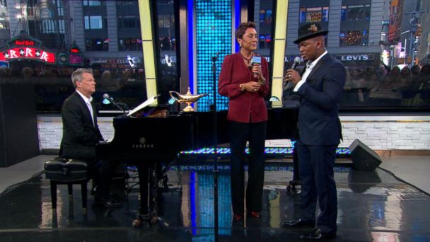 Video David Foster Ne Yo Collaborate On Friend Like Me Abc News