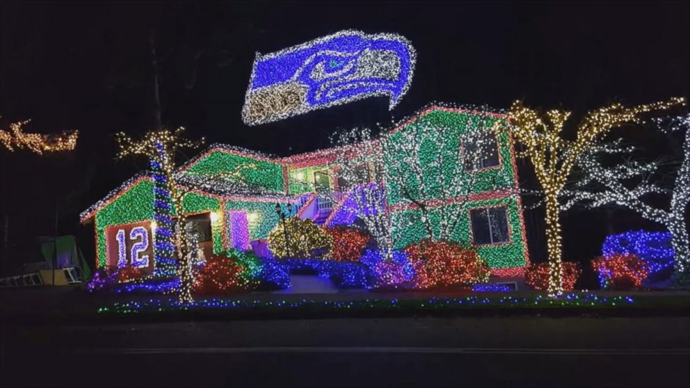 This NFL-Themed Christmas Display Is Even Too Much for Hometown Fans - ABC  News