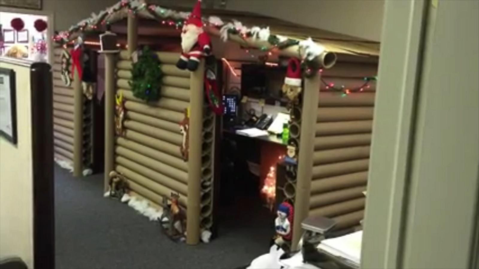Office Cubicle Gets Transformed Into Cozy Christmas Cabin That