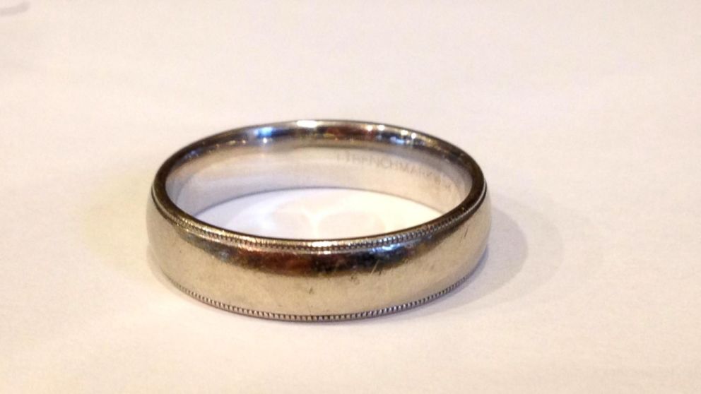 Couple Searches For Owner Of Lost Wedding Band Found In New Jeans Abc News