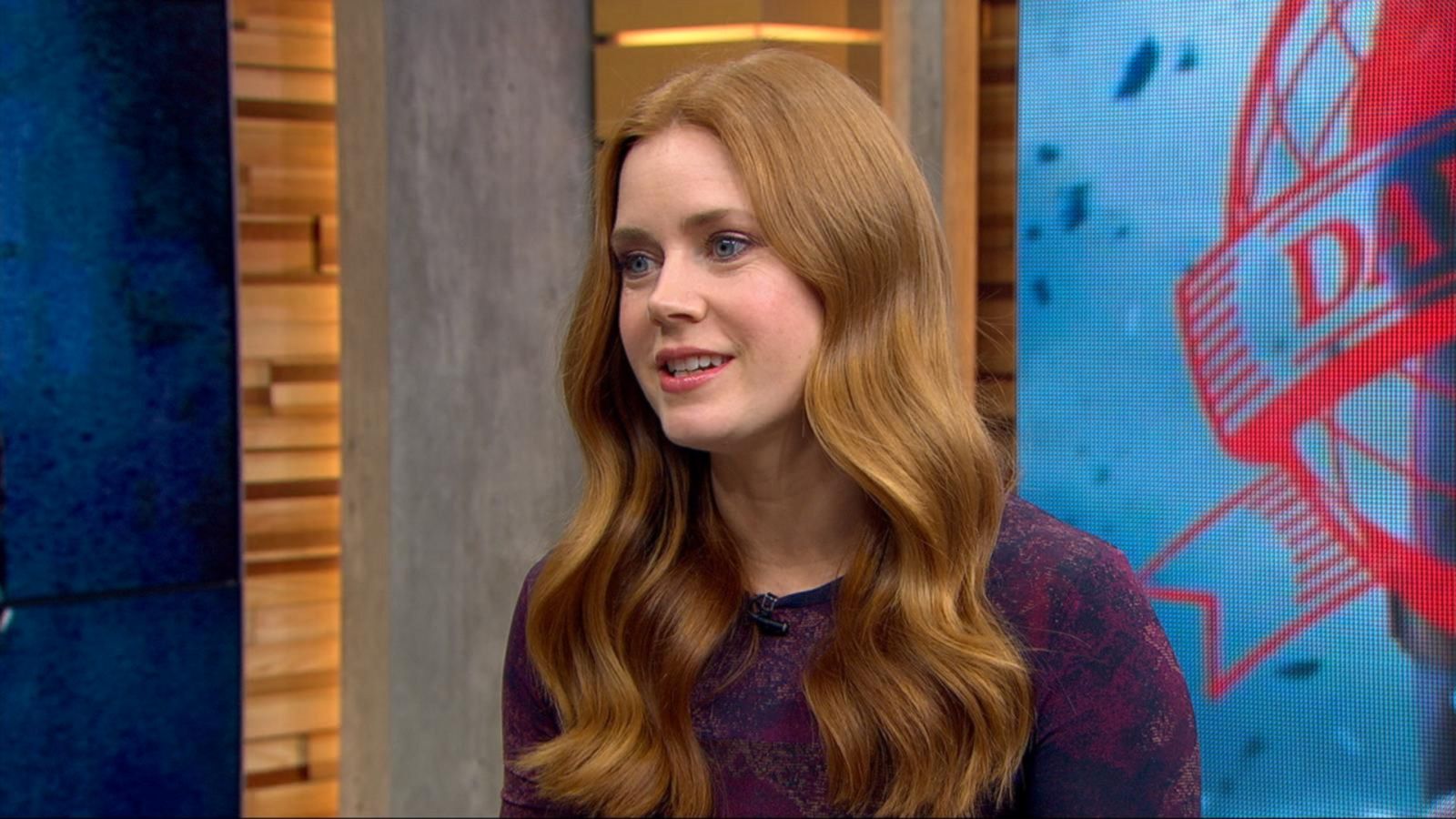 Batman v Superman': Amy Adams on Playing Lois Lane, Shirtless Scenes With  Henry Cavill - ABC News