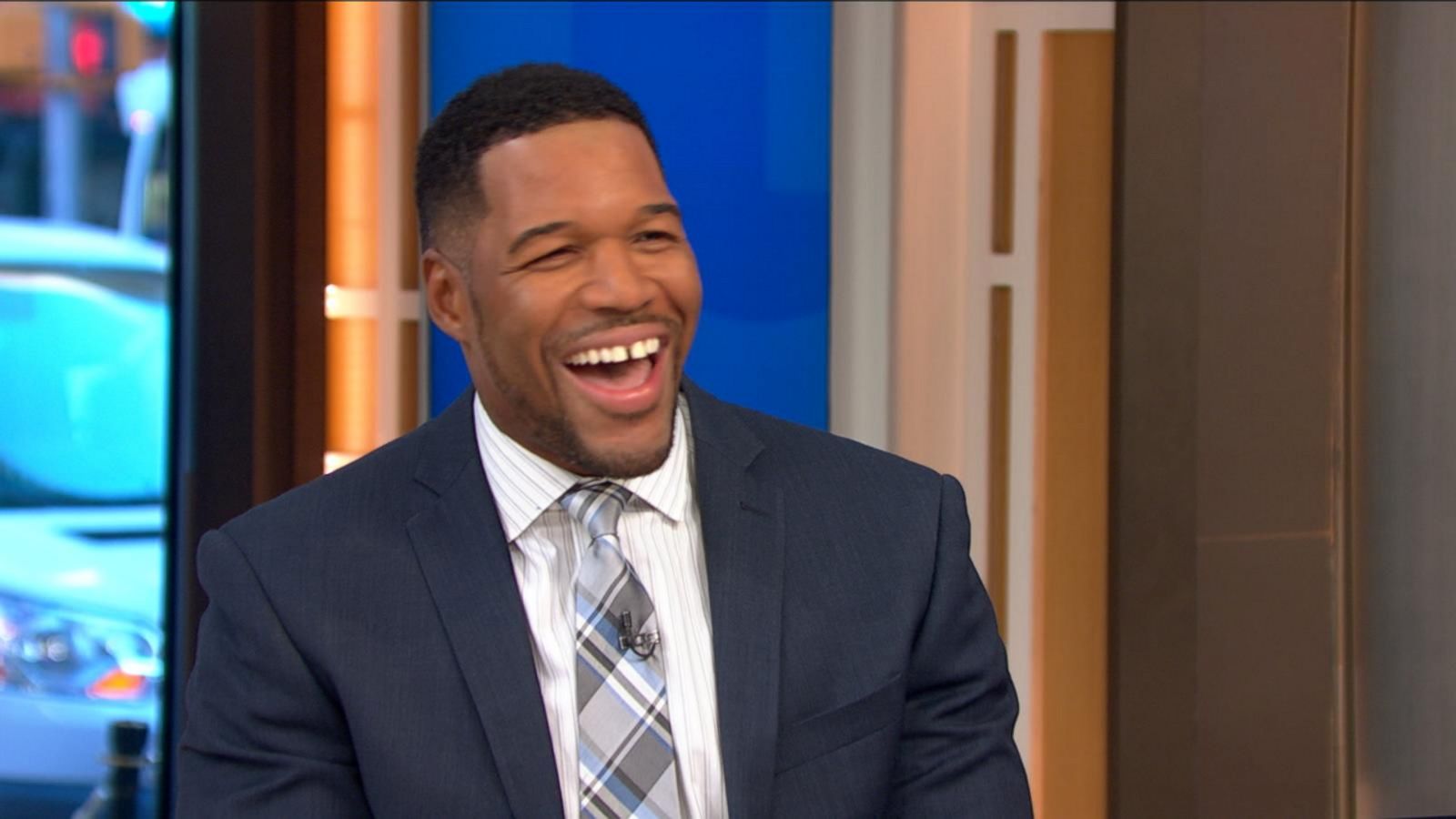 Michael Strahan says jersey being auctioned is fake: report