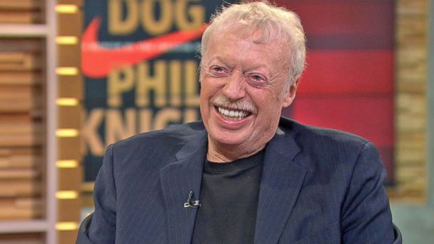 también Adular orden Video Nike Creator Phil Knight Discusses His New Book 'Shoe Dog' - ABC News
