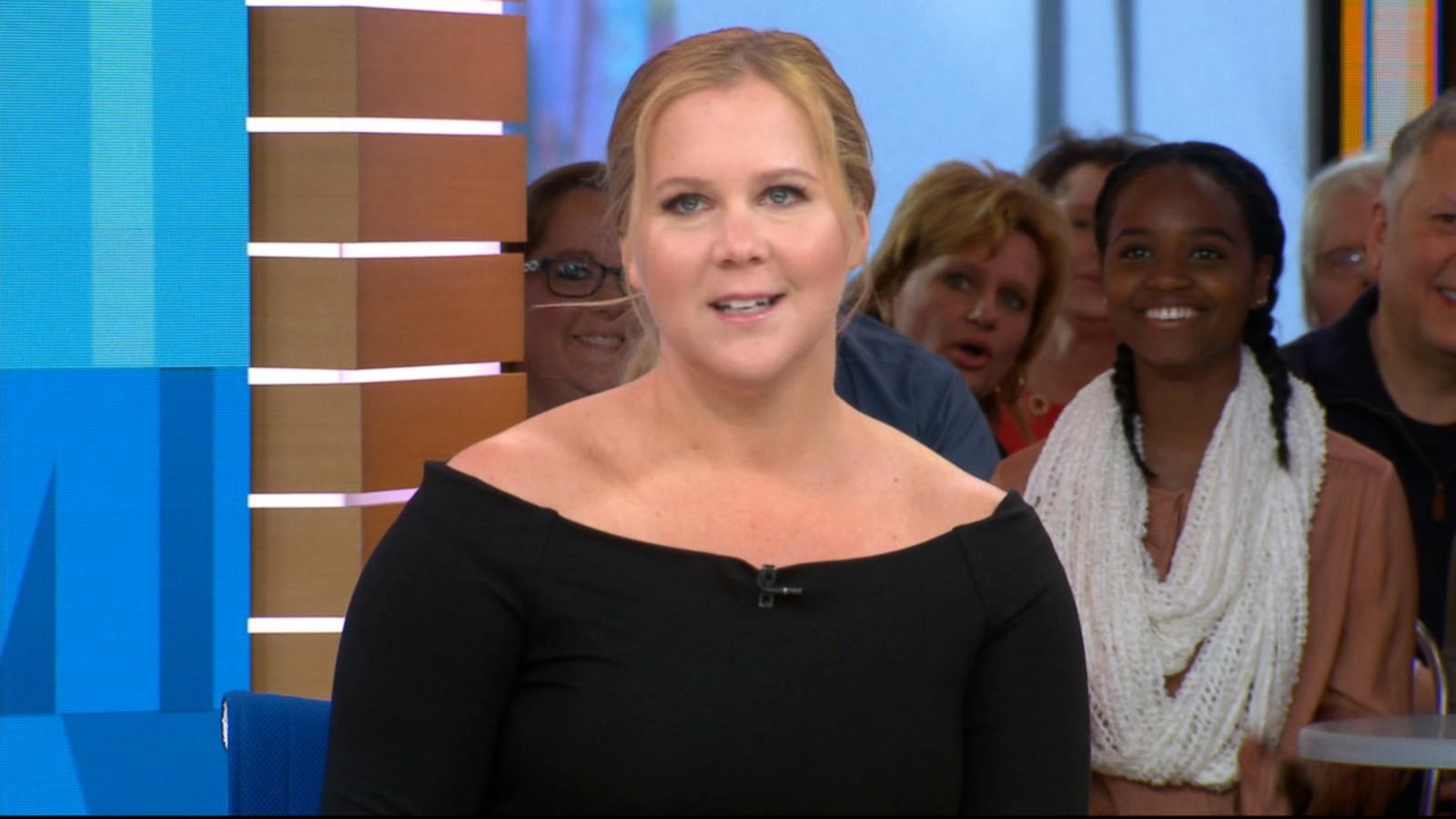 Amy Schumer Dishes On Her Netflix Special Gets Surprise From Bachelor Nick Viall Good Morning 4419