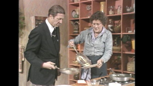 Video May 13, 1980: Julia Child cooks an omelet - ABC News