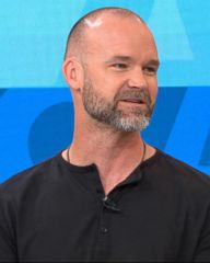 David Ross hits the ESPYs red carpet - Good Morning America