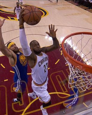 VIDEO: Cavaliers try to stay in the 2017 NBA Finals