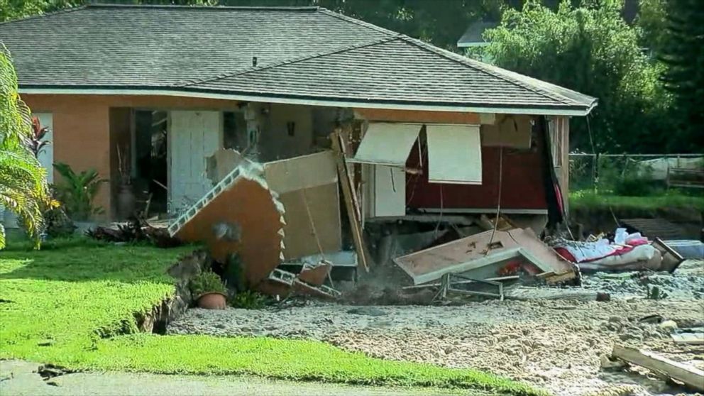 8 homes condemned due to Florida sinkhole Video - ABC News