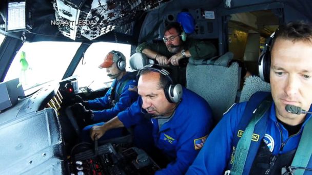 Video NOAA pilot describes flying into eye of Irma - ABC News