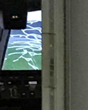 VIDEO: American Airlines diverts flight due to cracked windshield 