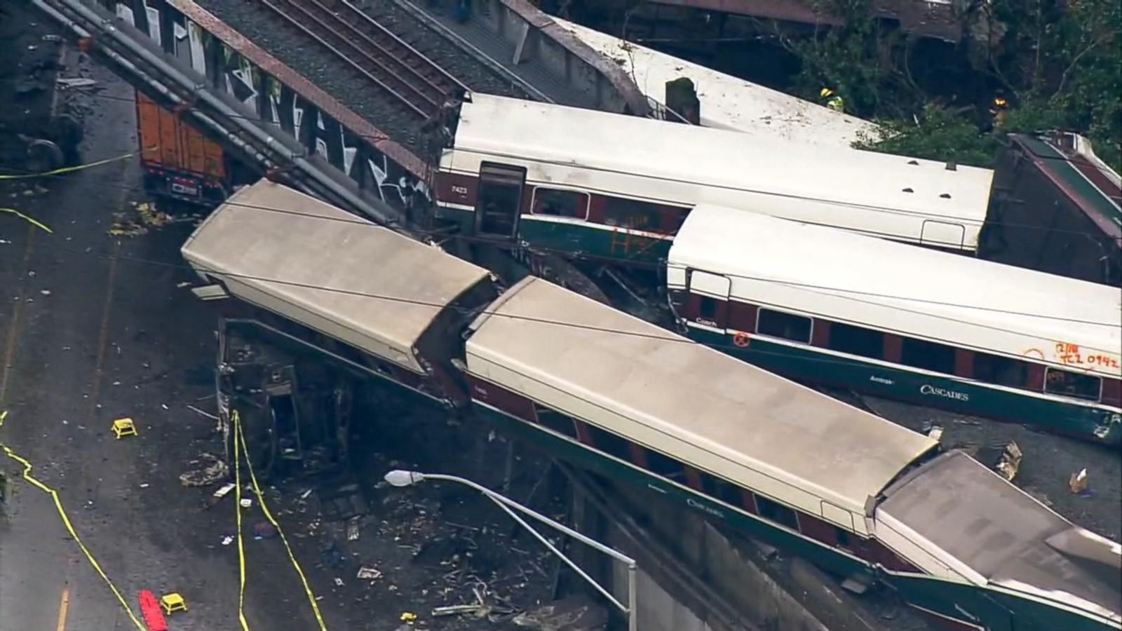 At least 3 dead after Amtrak train derails - Good Morning America