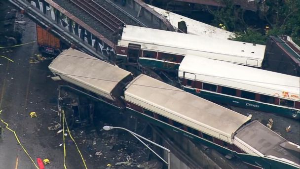 Video At least 3 dead after Amtrak train derails - ABC News