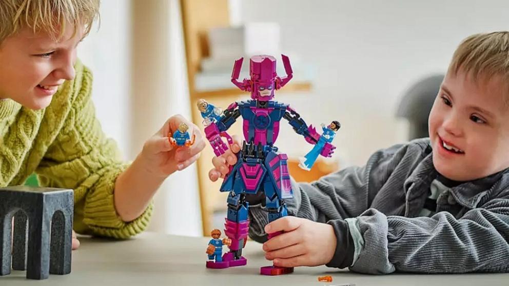 PHOTO: LEGO Fantastic Four Vs. Galactus Construction Figure