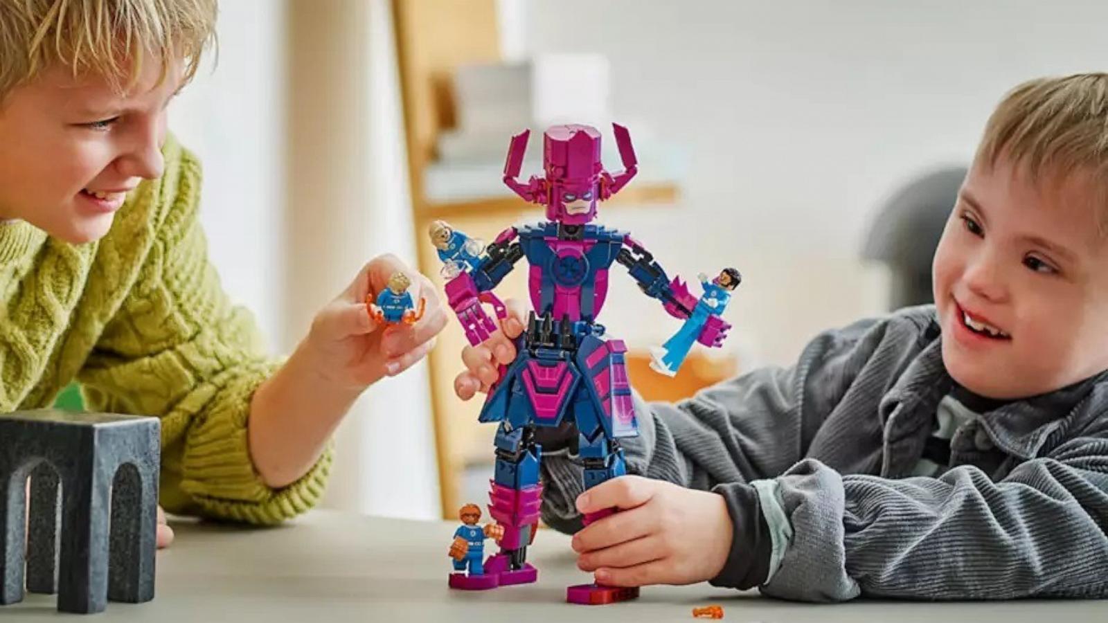 PHOTO: LEGO Fantastic Four Vs. Galactus Construction Figure